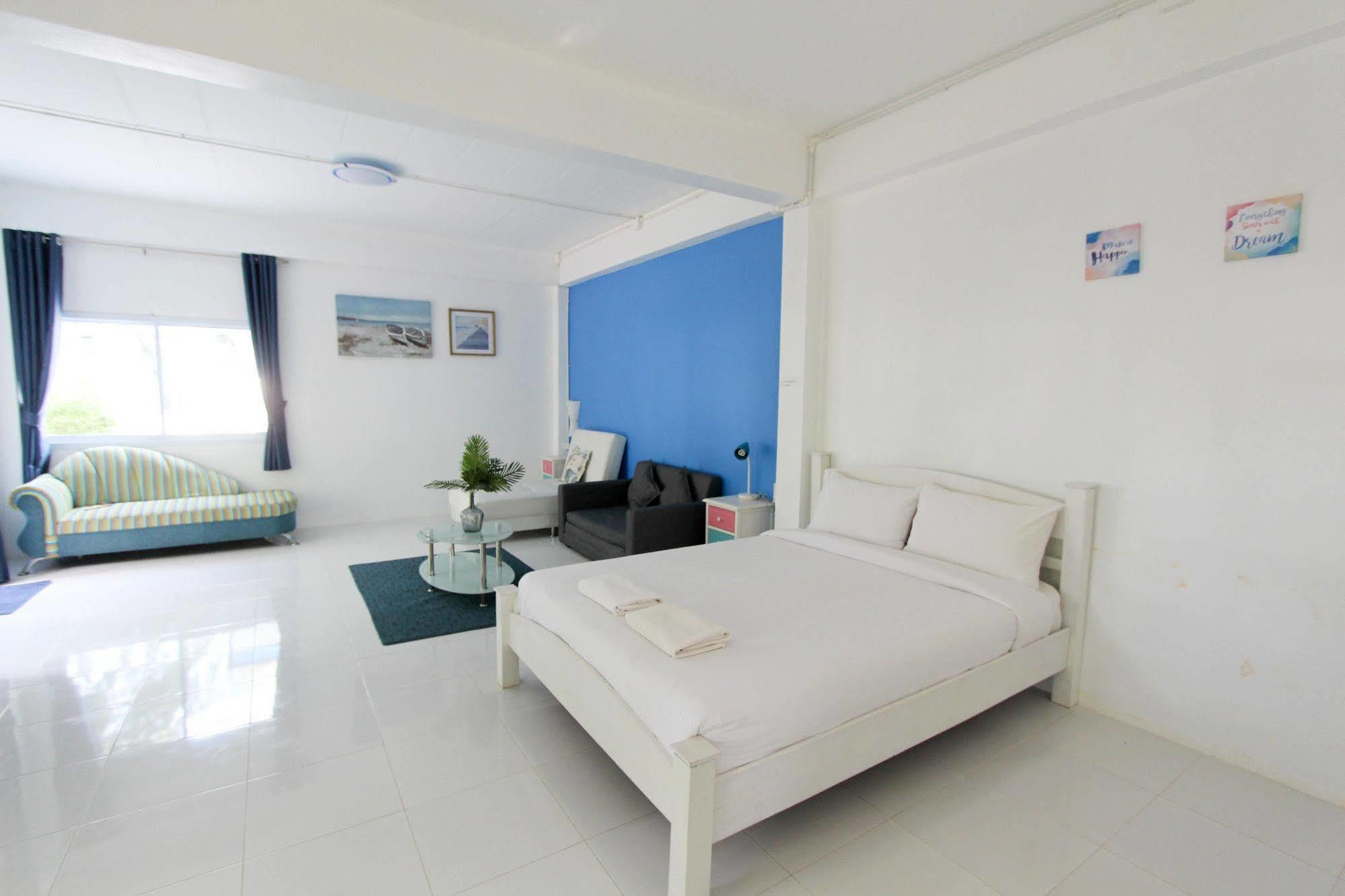 Issara Beach Resort Sichon Extérieur photo