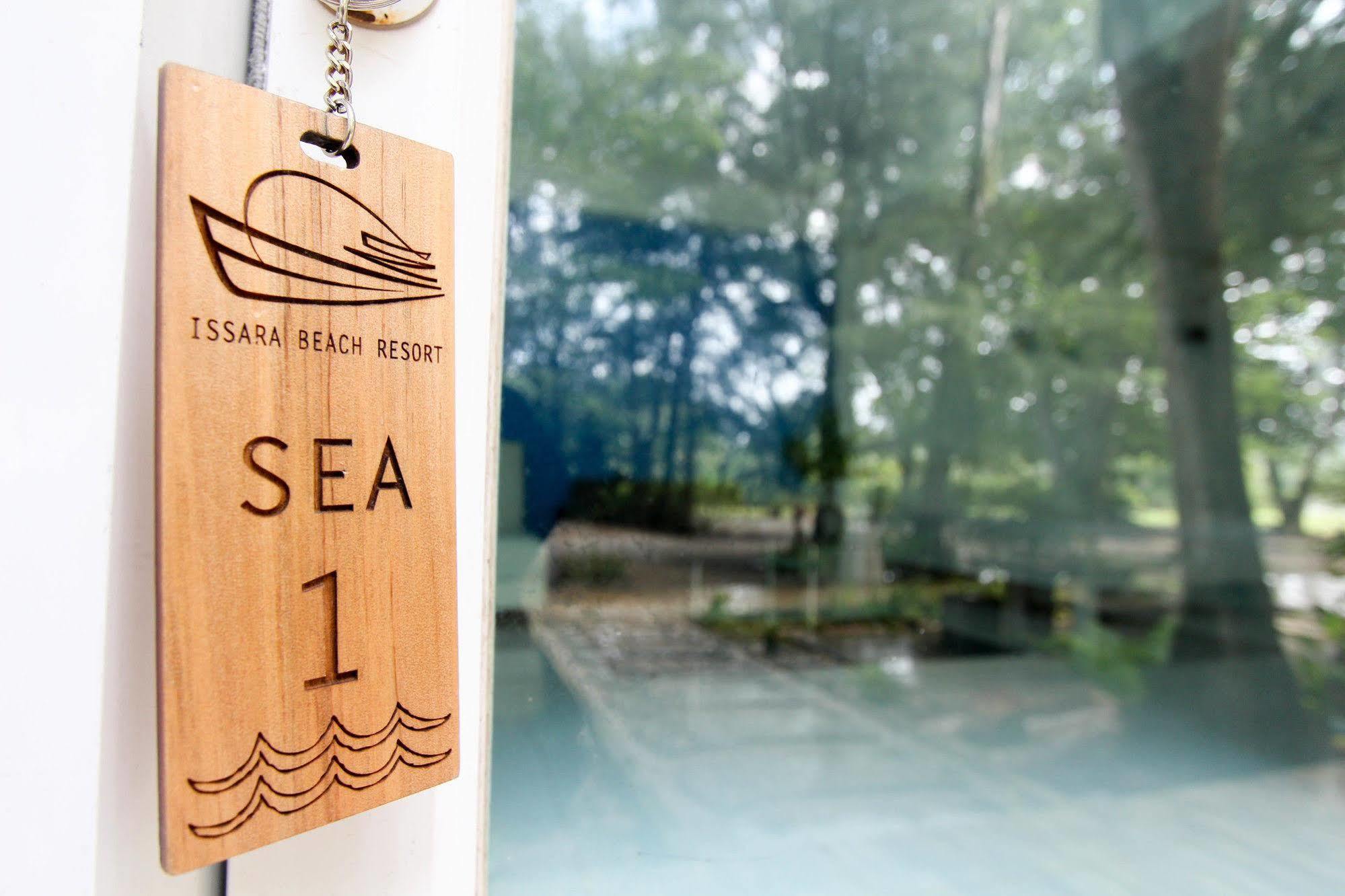 Issara Beach Resort Sichon Extérieur photo